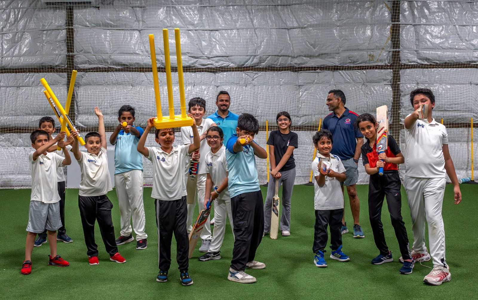 SparC Summer Camp - Kids with cricket equipment